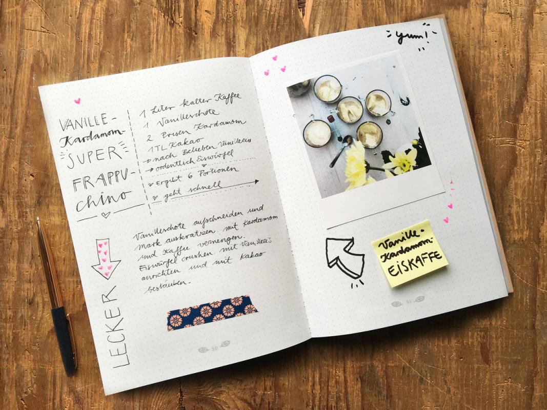 Blanko Kochbuch zum selbst ausfüllen im Vintage Design Beige