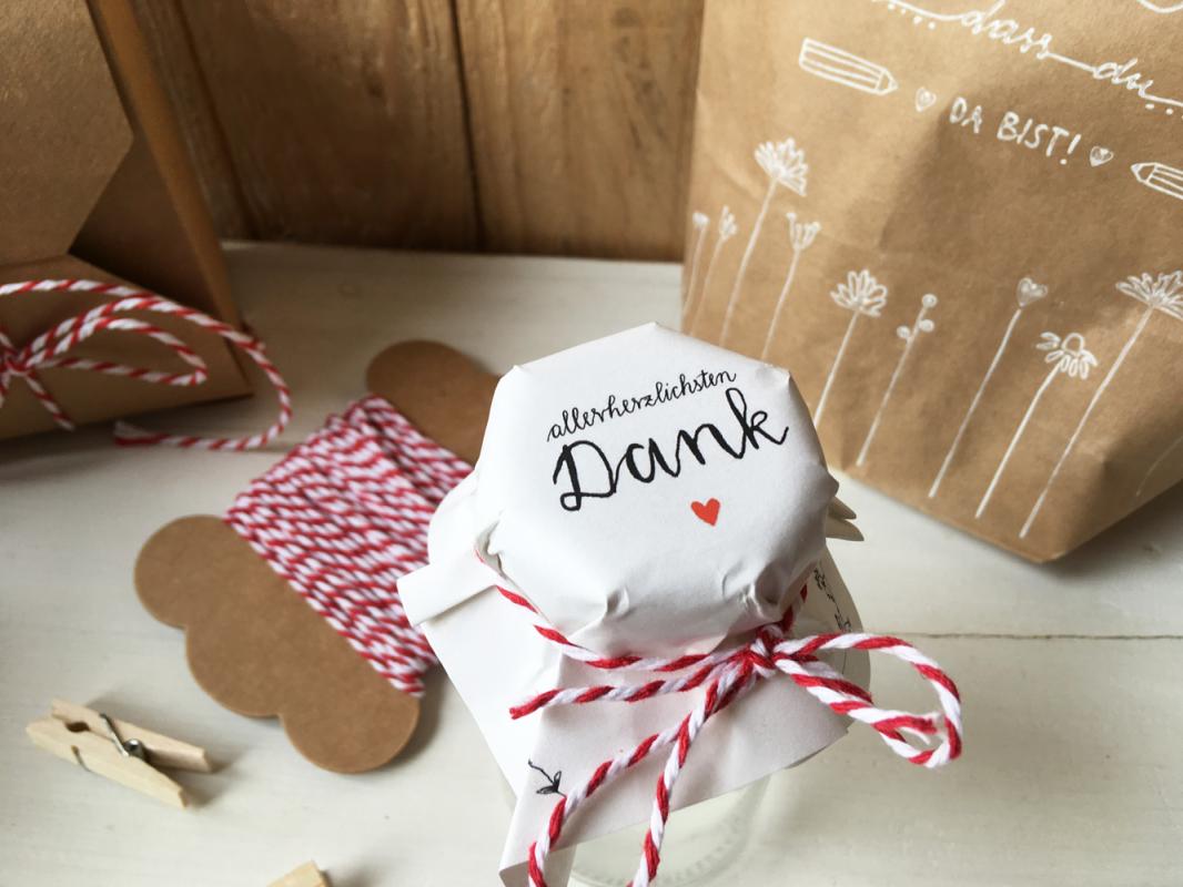 Marmeladendeckchen für Hochzeit Gastgeschenke im floralen vintage Design, Schwarz Weiß