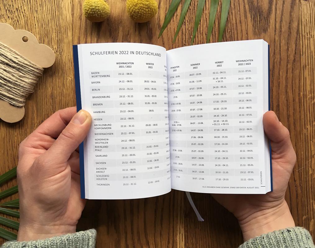 Jahresübersicht Schulferien Terminkalender 2023 als Hausaufgabenheft oder Schülerkalender verwendbar