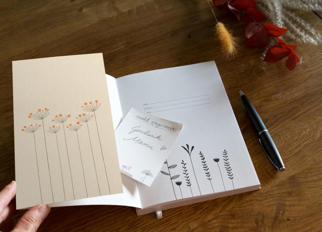 Studienplaner 2024 2025 creme weiß orange mit Blumen als Terminkalender für die Studienplanung
