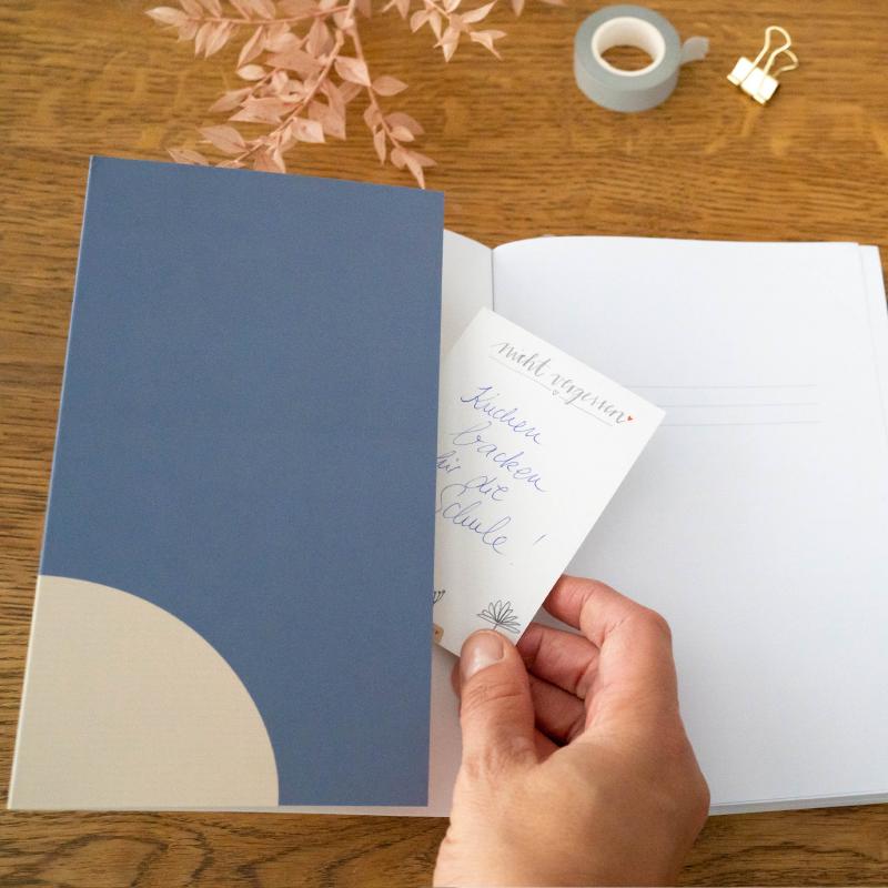 A5 Terminkalender 2025 blau weiß creme rosa mit blanko Seiten liniert für Notizen & Ideen