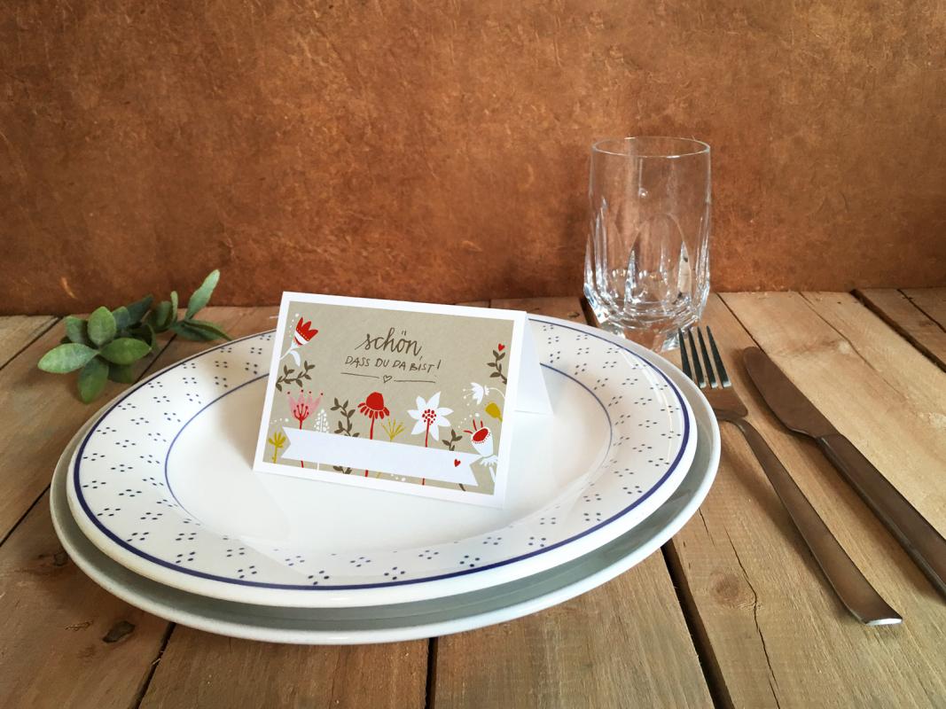 Tischkarten Creme mit Boho Foklore Blumen, Vintage Design für die Hochzeit