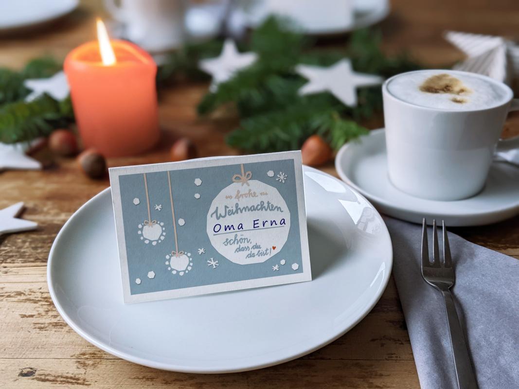 Tischkarten Weihnachten für Weihnachtsfeier, Vintage Design, winterliche Weihnachtsdeko, Hellblau Weiß Rosa