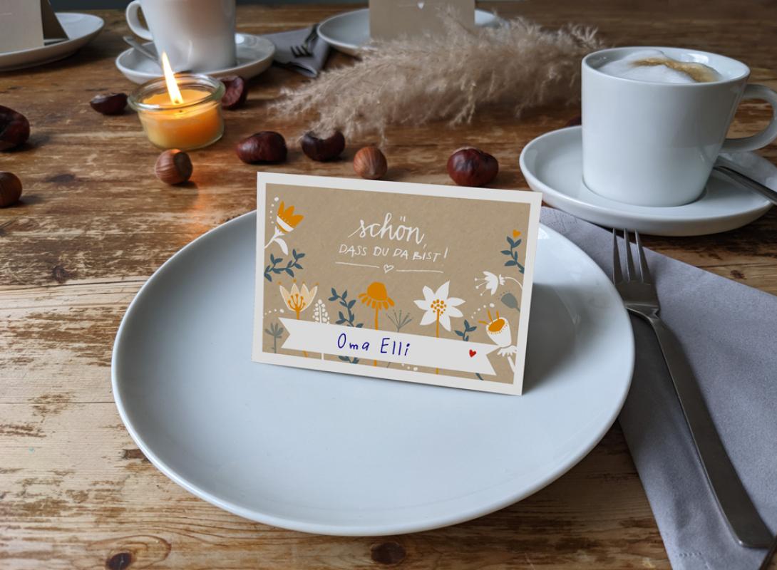 Tischkarten Beige Weiß im floralen Vintage Design für die Hochzeit