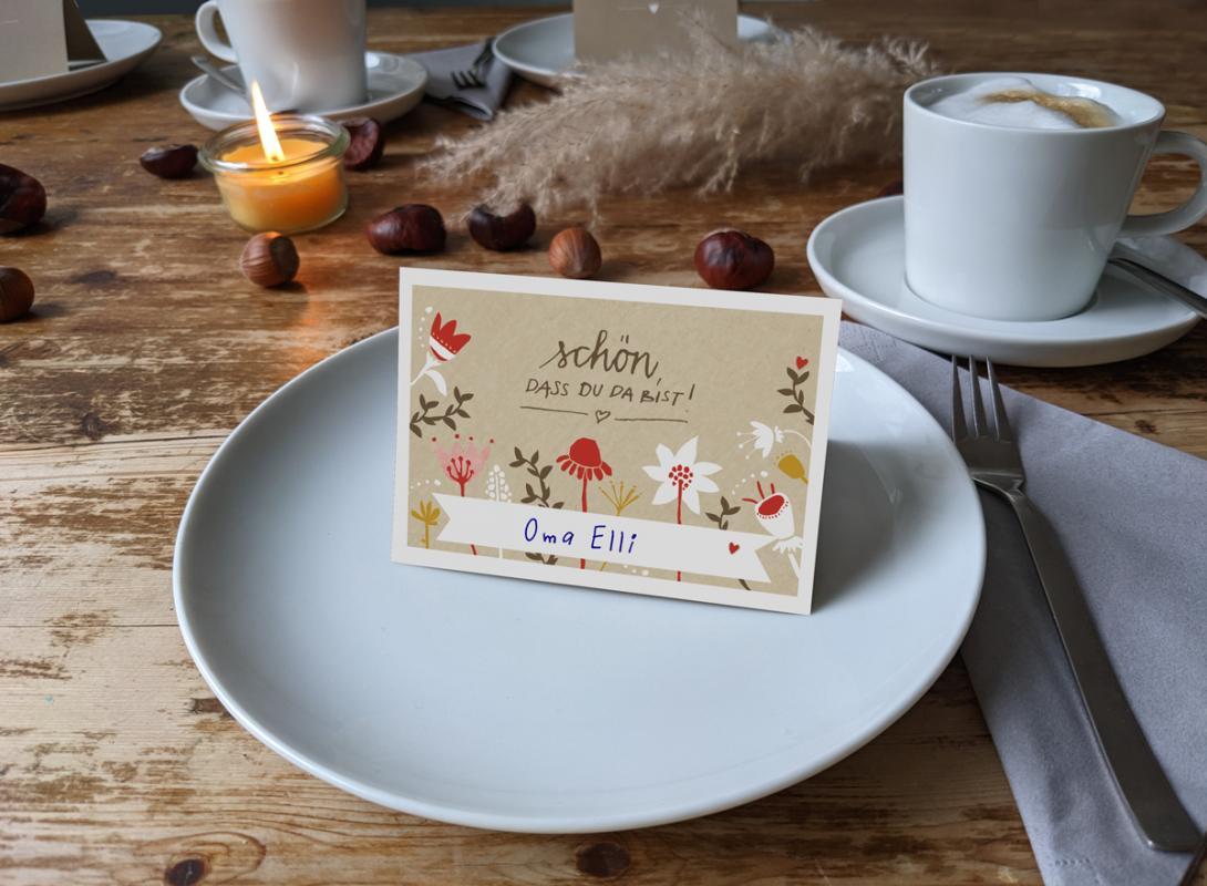 Tischkarten Creme mit Boho Foklore Blumen, Vintage Design für die Hochzeit