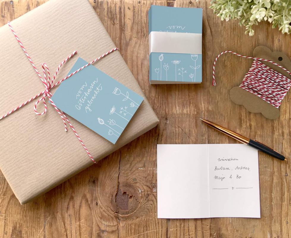 Österliche Osterhase Geschenkanhänger Blau Weiß, mini Klappkarten zum beschriften deiner Geschenke an Ostern