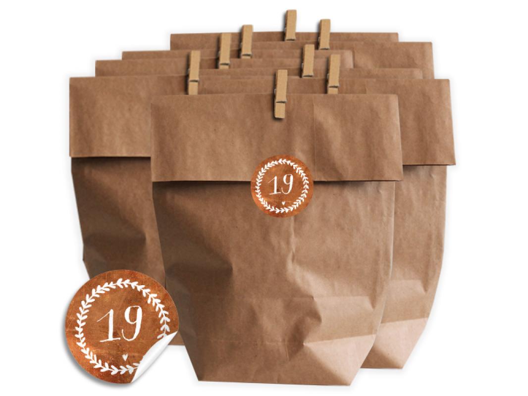 Adventskalender, kupfer, weiß, metallic, metall, metallfarben, kupferfarben, blogger, blog, industrial, design, blogger, stil, schlicht, edel, dezent, reduziert, tafellook, industriell, kalligrafie, kalligraphie, adventstüten, kraftpapier, papiertüten, pa