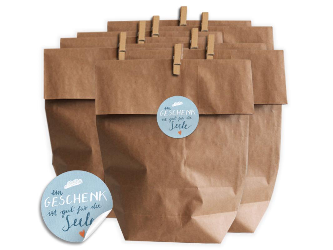 24 Geschenktüten Set für Kekse, Plätzchen, Gastgeschenke, etc. mit - ein Geschenk ist gut für die Seele - Aufkleber in Himmelblau